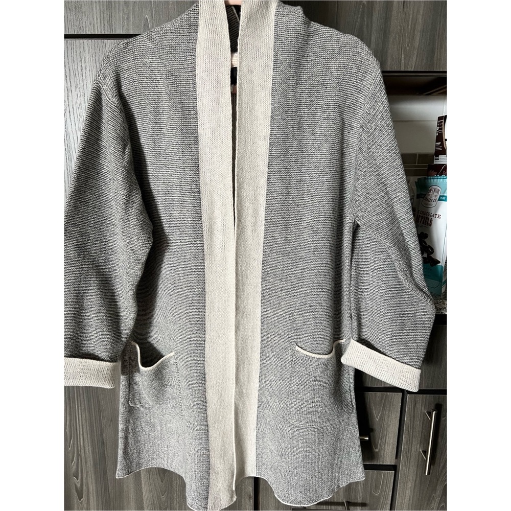 VICI Sweater Size Small